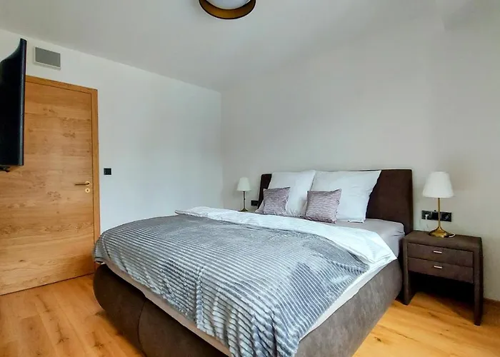 With Mountain Views * スピンドレルフ・ムリン