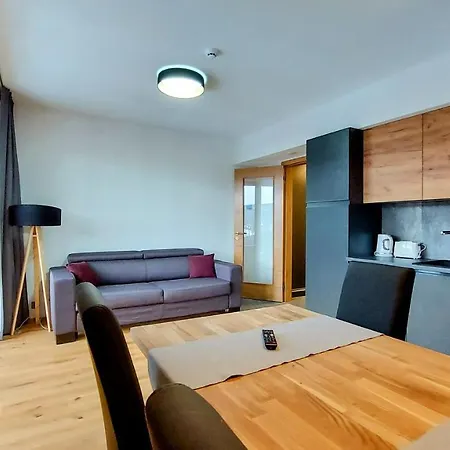 Appartamento With Mountain Views