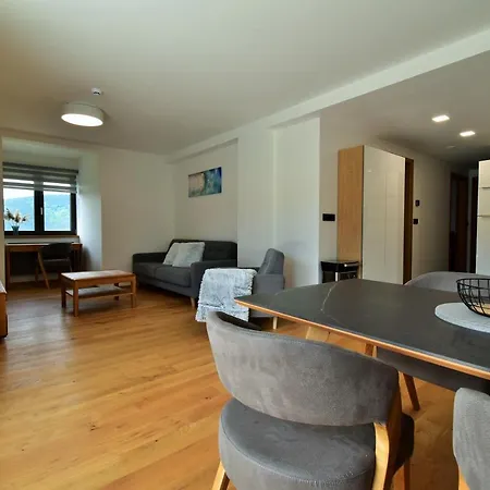 With Mountain Views * スピンドレルフ・ムリン