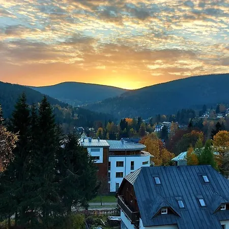 With Mountain Views Apartament *